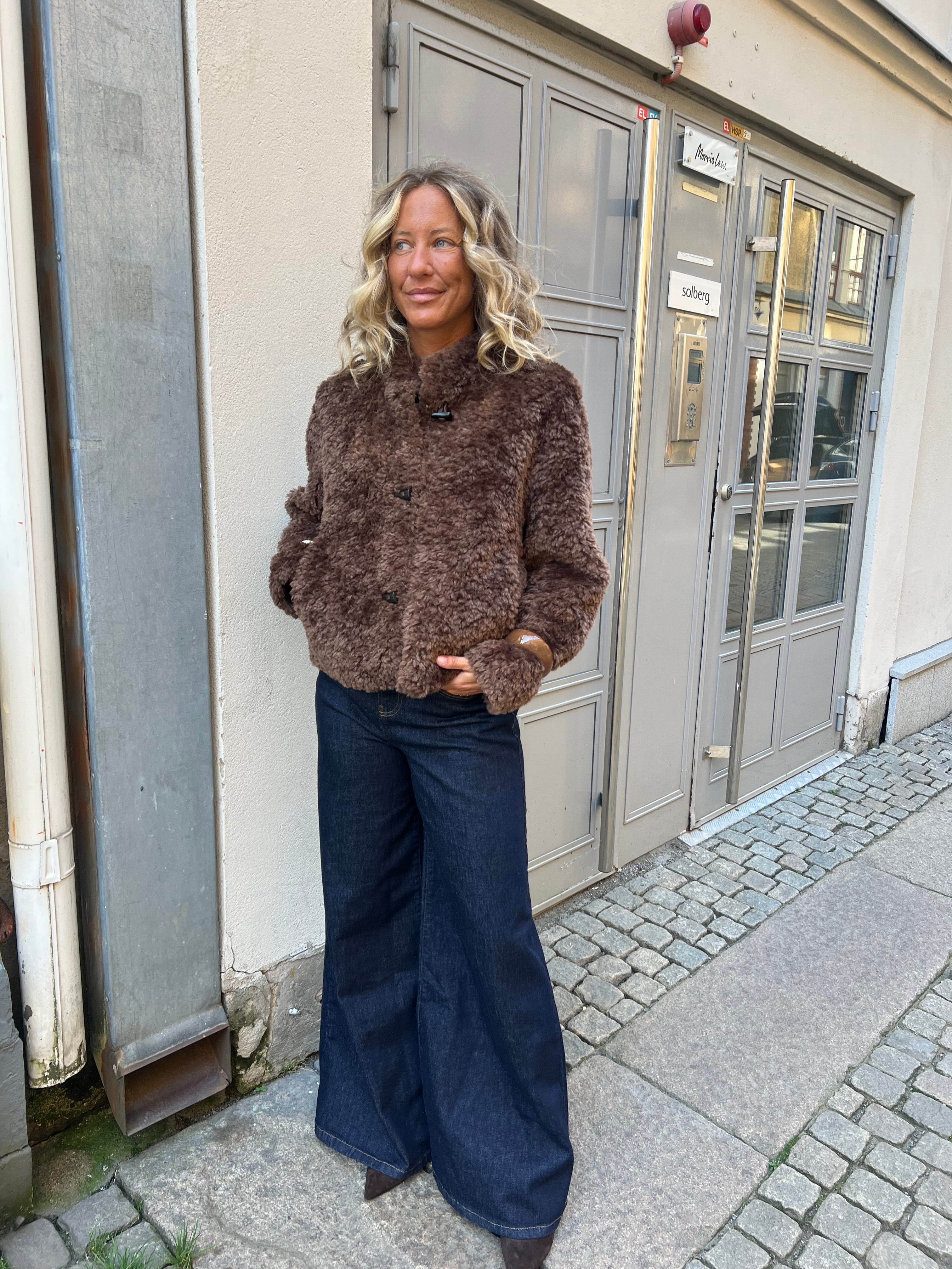 Nala kurze Felljacke braun