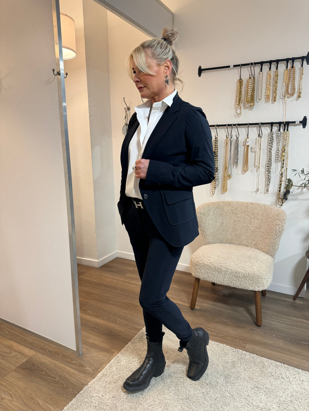 Penn & Ink Magda Weiß