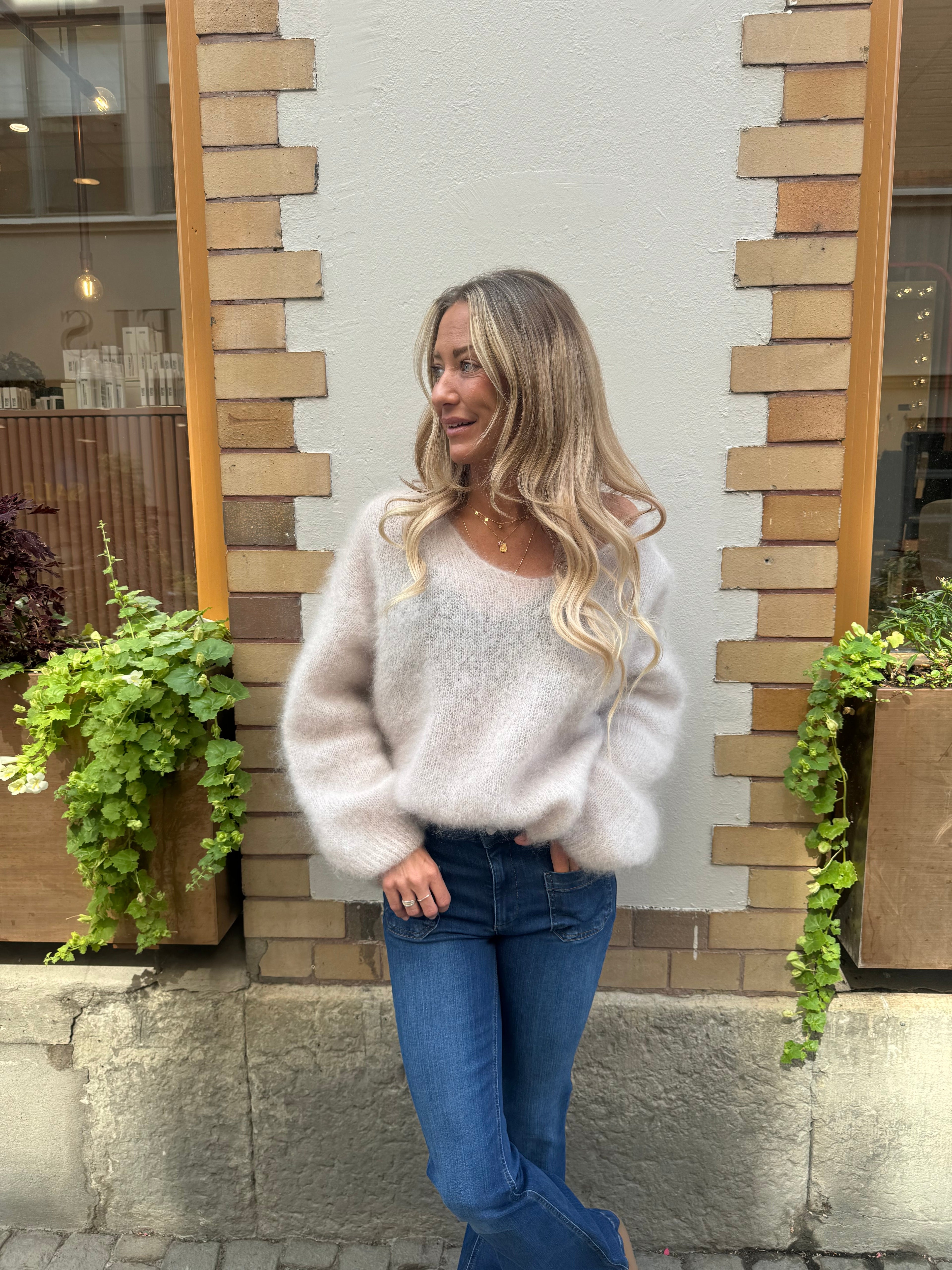 Roro Mohair Beige V-Ring