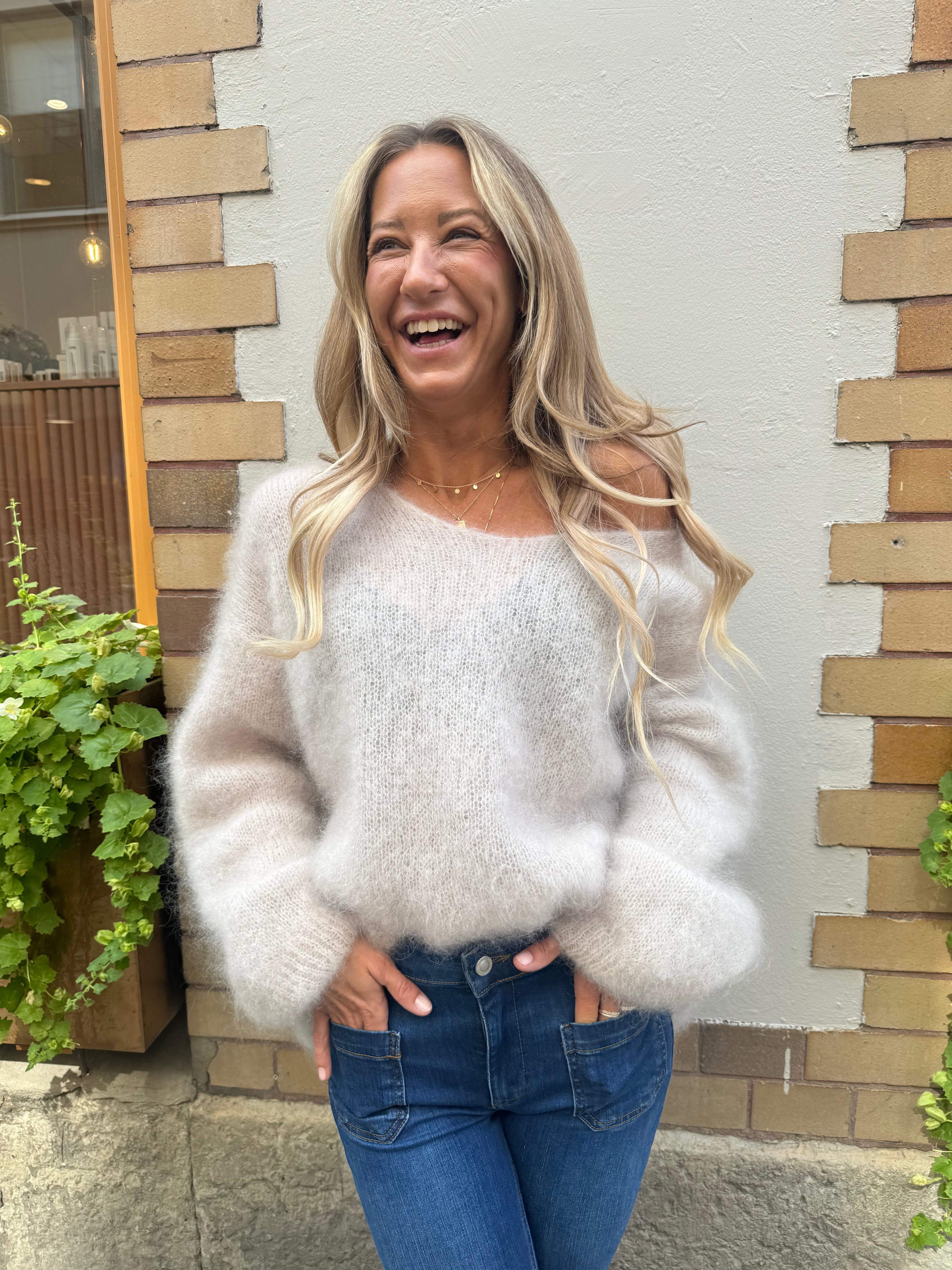 Roro Mohair Beige V-Ring