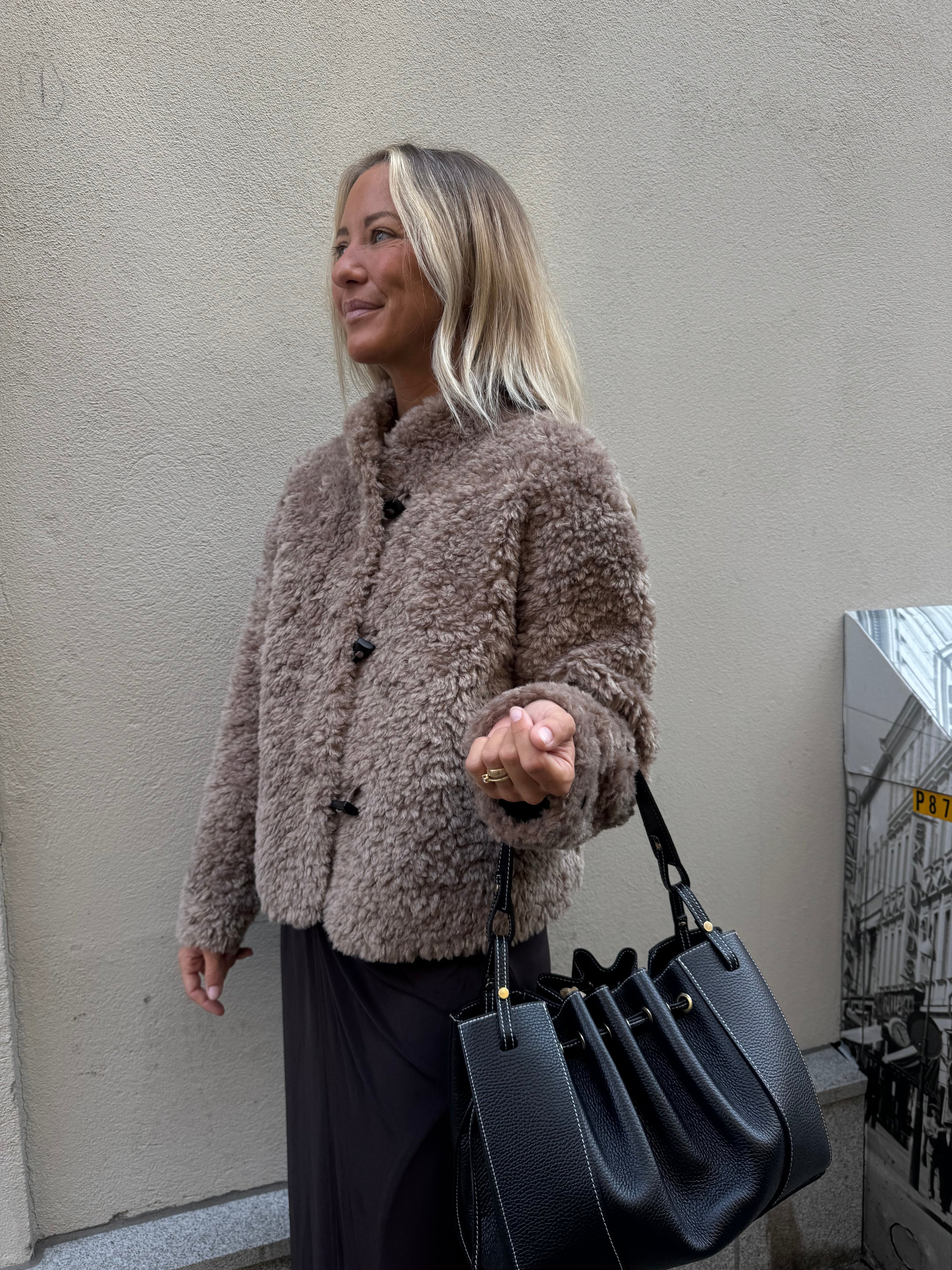 Nala kurze Felljacke Taupe