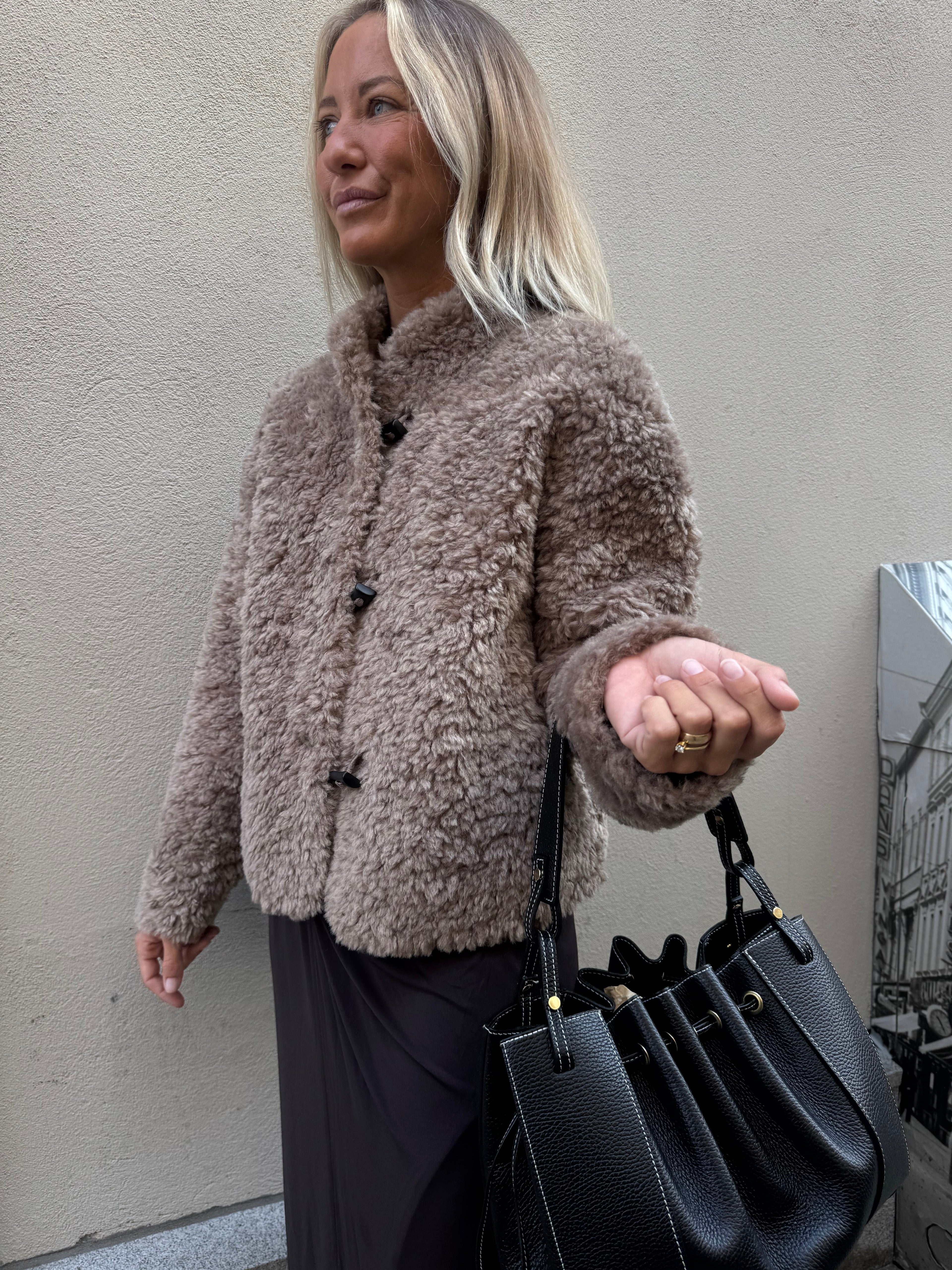 Nala kurze Felljacke Taupe