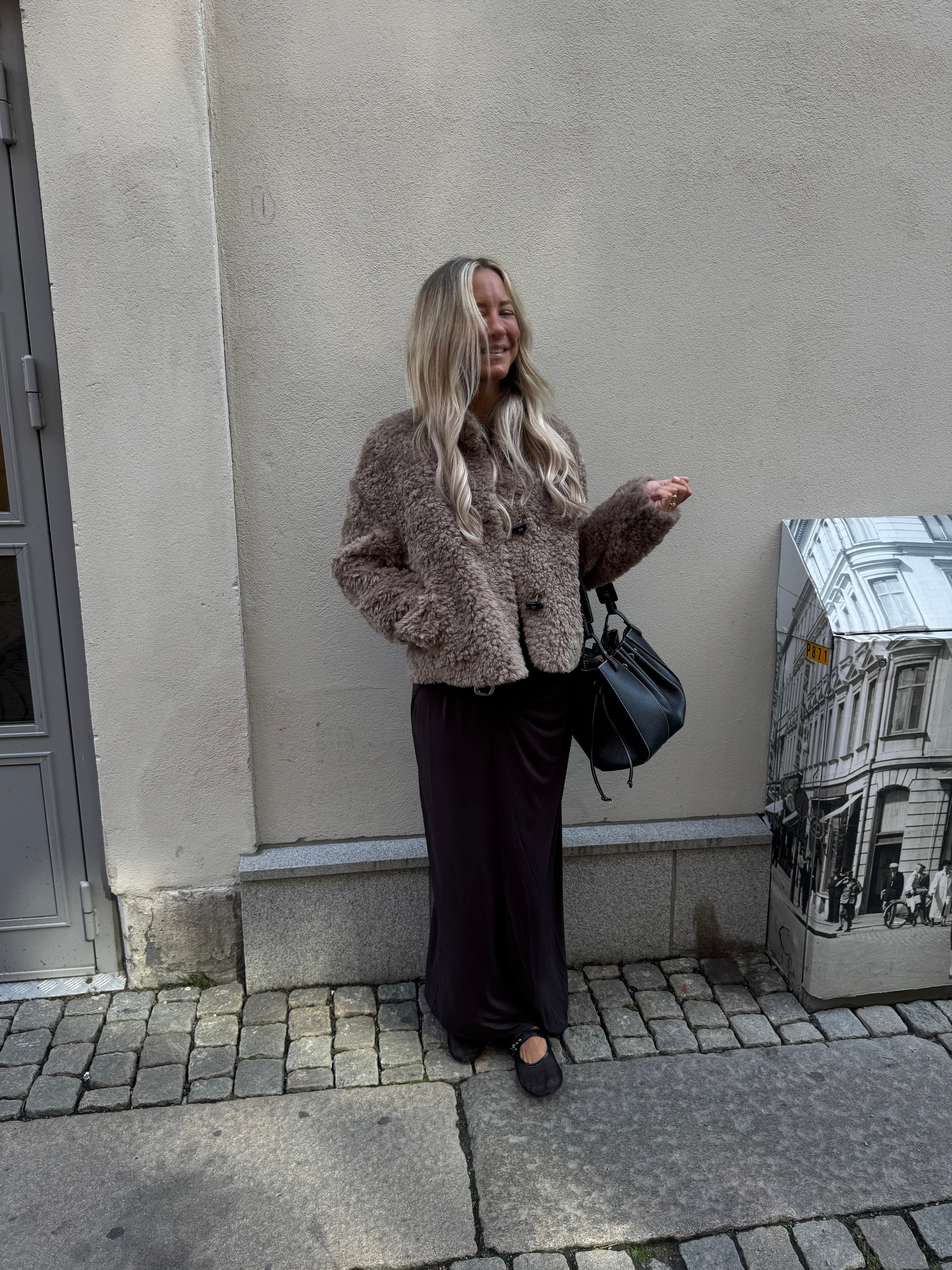 Nala kurze Felljacke Taupe