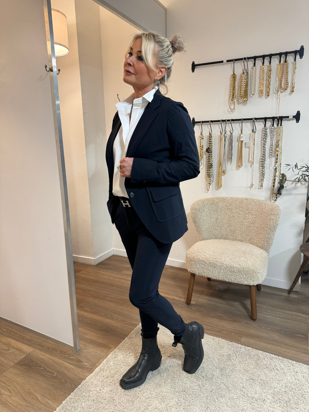 Penn & Ink Magda Weiß