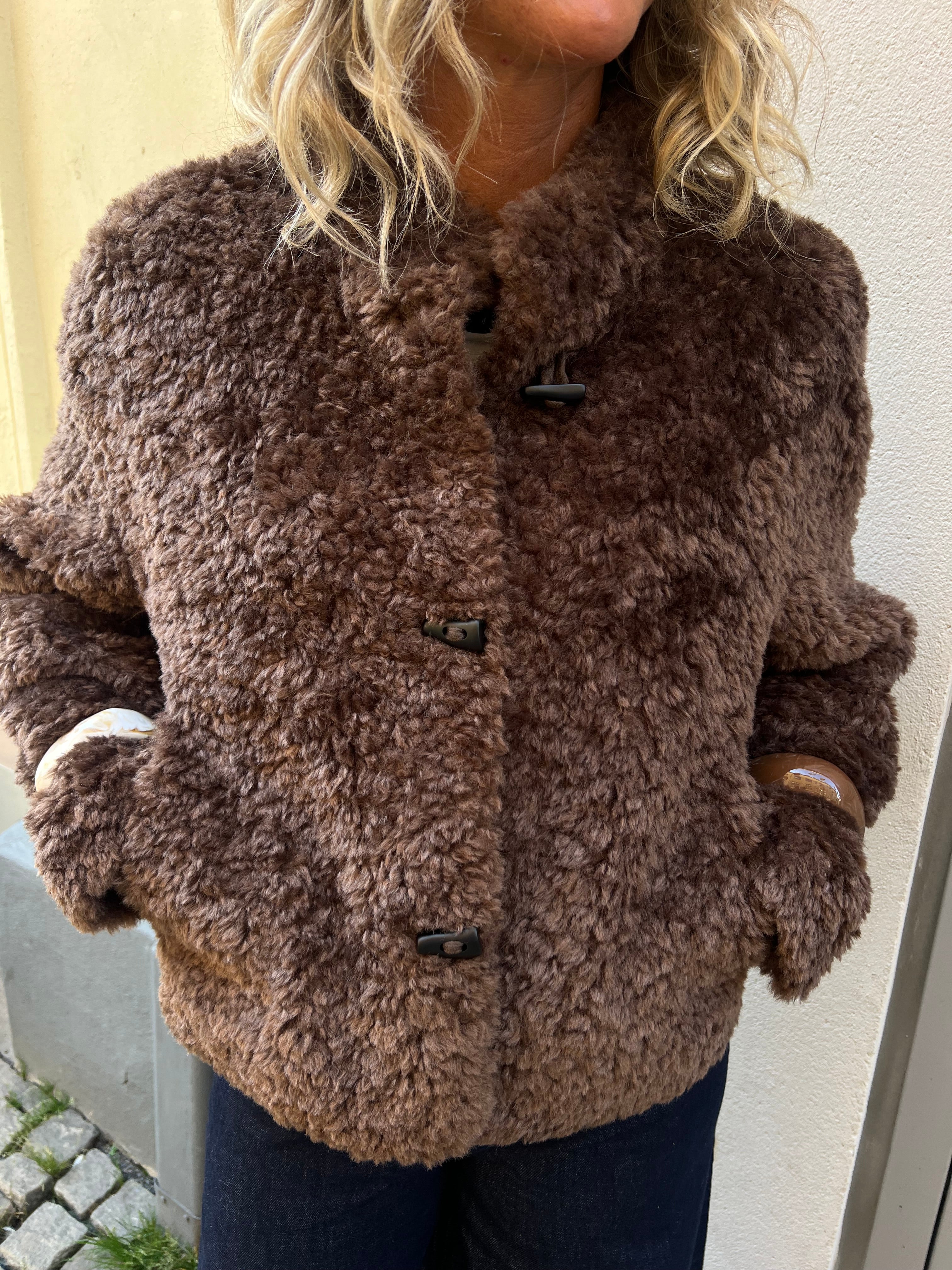 Nala kurze Felljacke braun