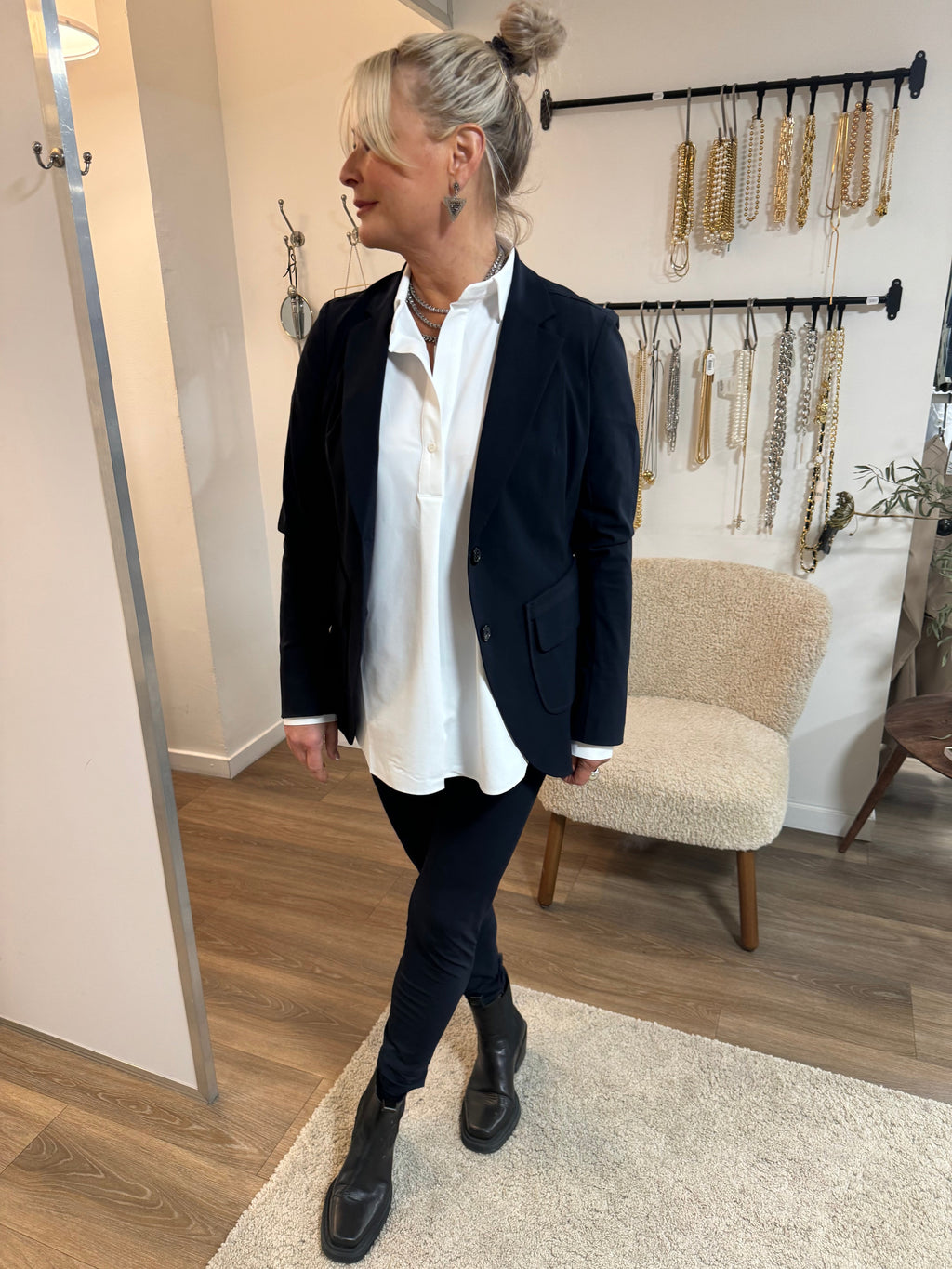 Penn & Ink Magda Weiß