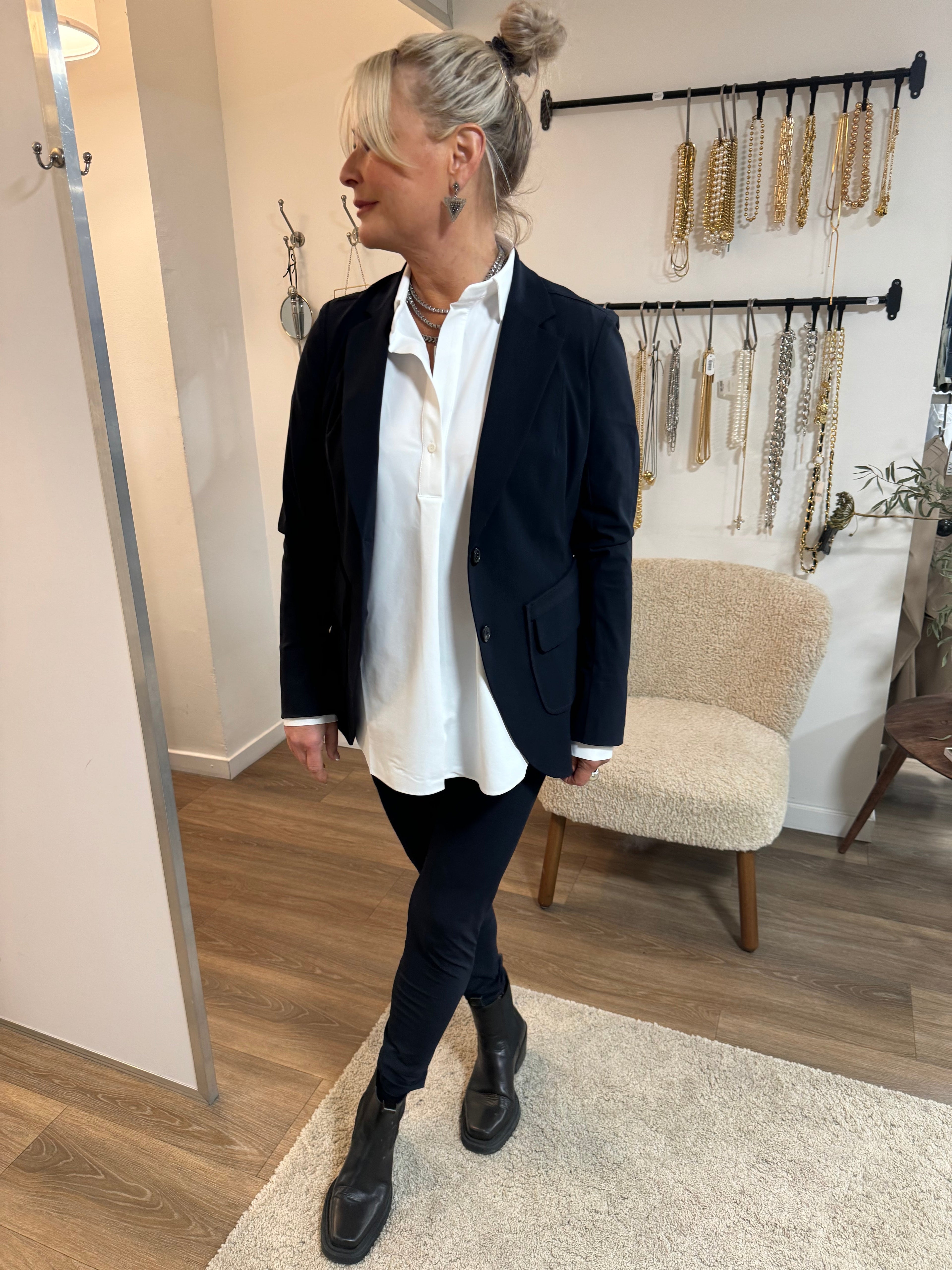 Penn & Ink Magda Weiß