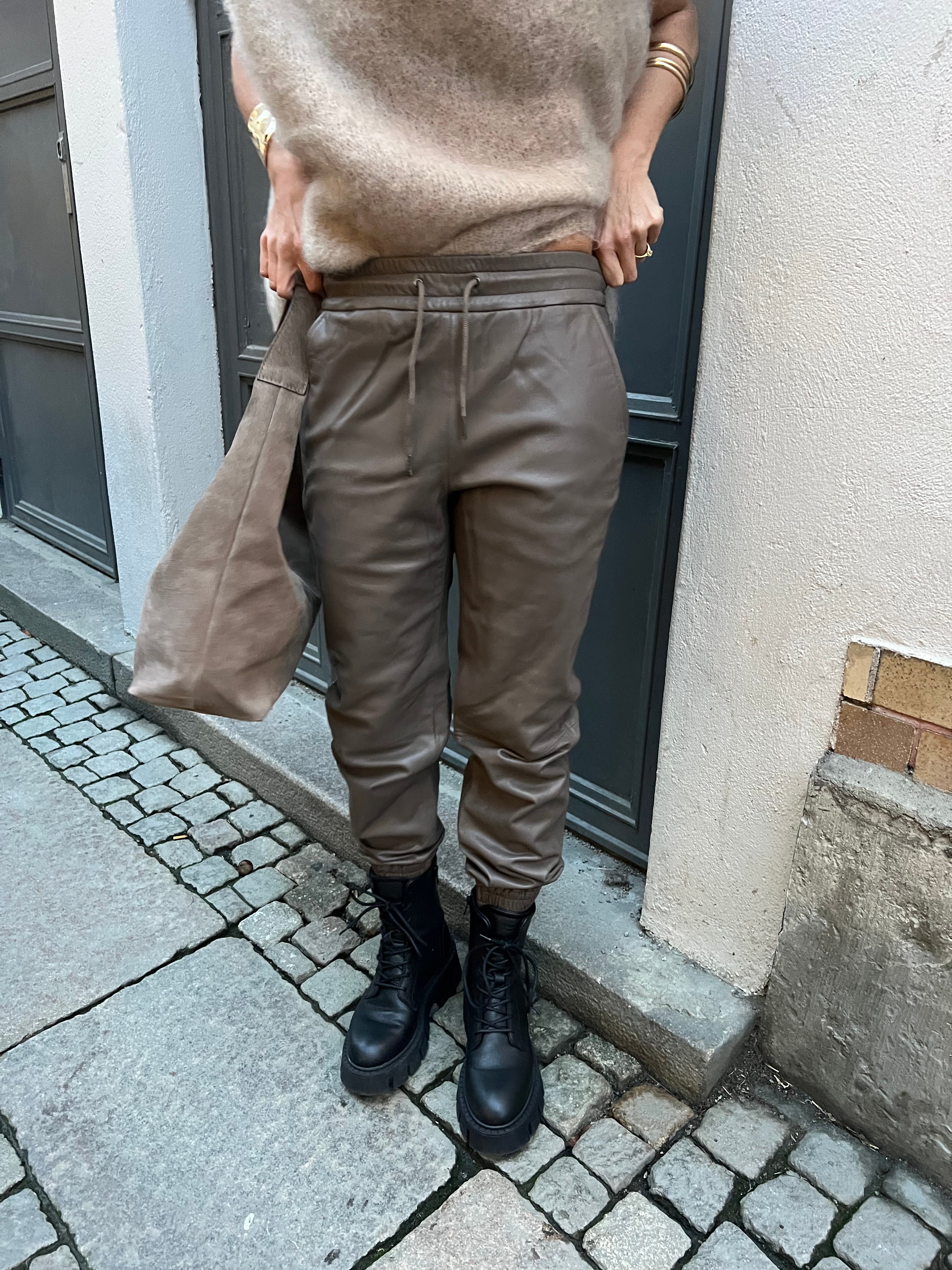 Shilo Lederhose Grau/braun