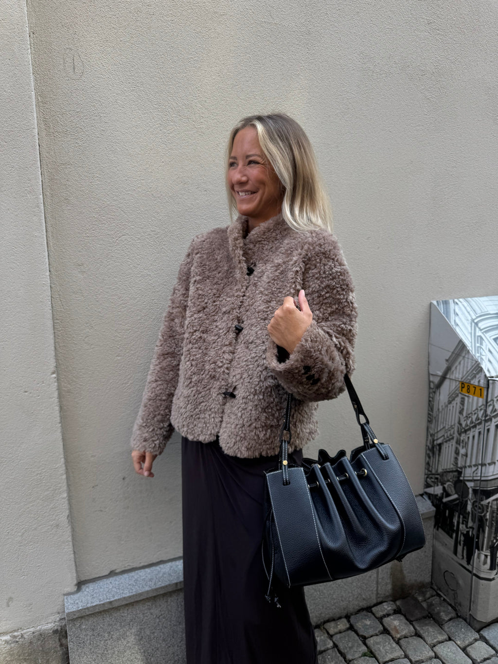 Nala kurze Felljacke Taupe